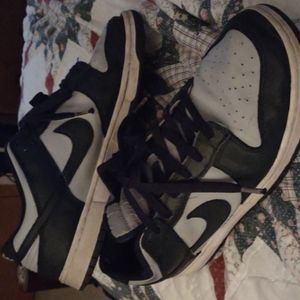 Nike Dunk Low Top "George Town" Used Please look at photos.